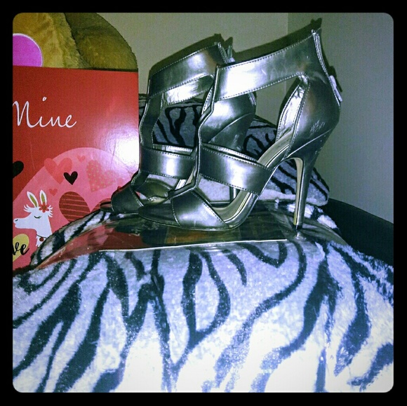 Rouge Helium Shoes - Sexy silver Heels